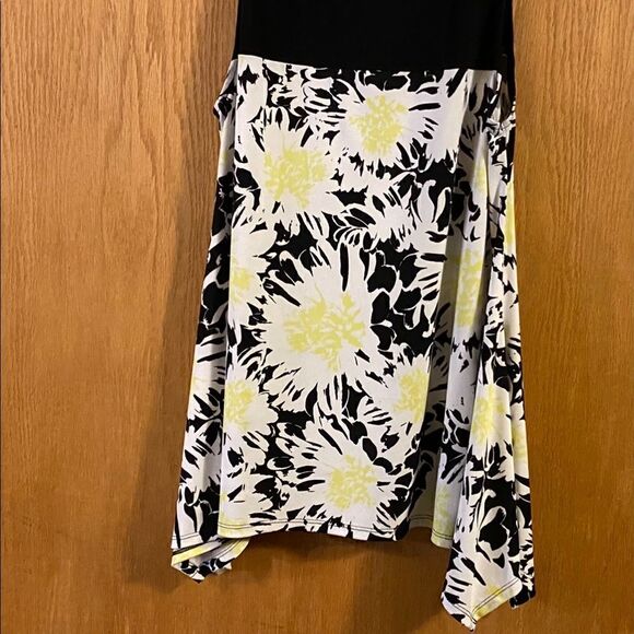 🌺3 for $30🌺Vince Camuto Stretchy Tank Top, size S. (S44) - Picture 6 of 6